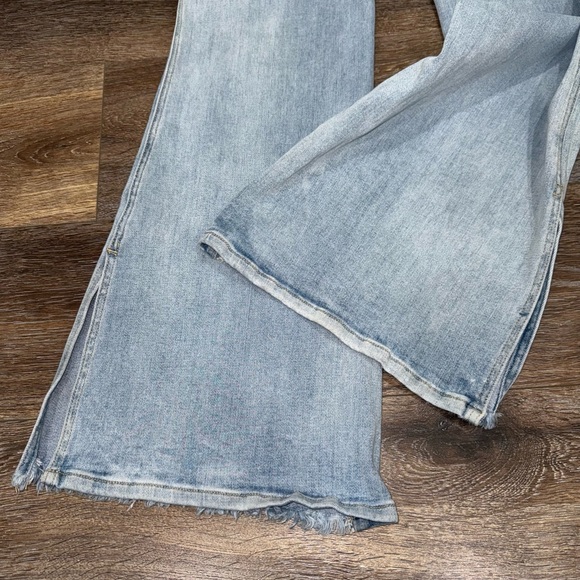 NWT💙RISEN MORNING SUN HIGH RISE SPLIT HEM LIGHT WASH FLARE JEANS Size 1X - Picture 11 of 15